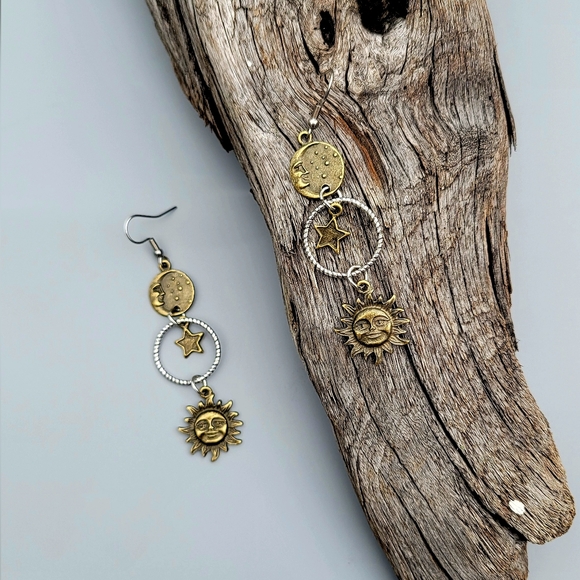 Celestial Vintage Dangle Earrings - Picture 3 of 4